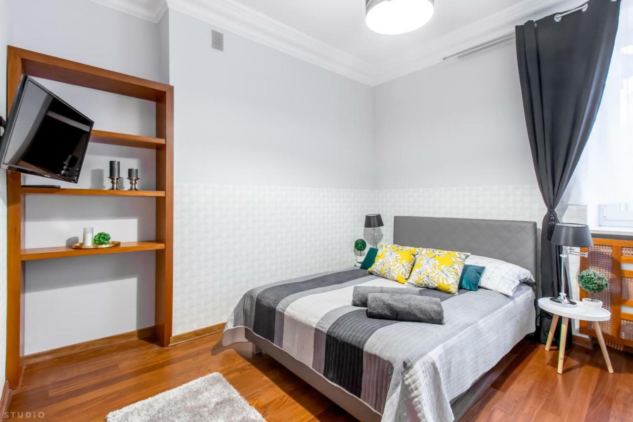 *Clicktheflat* Wilcza 33 Street Apart Rooms In The City Center 바르샤바 외부 사진