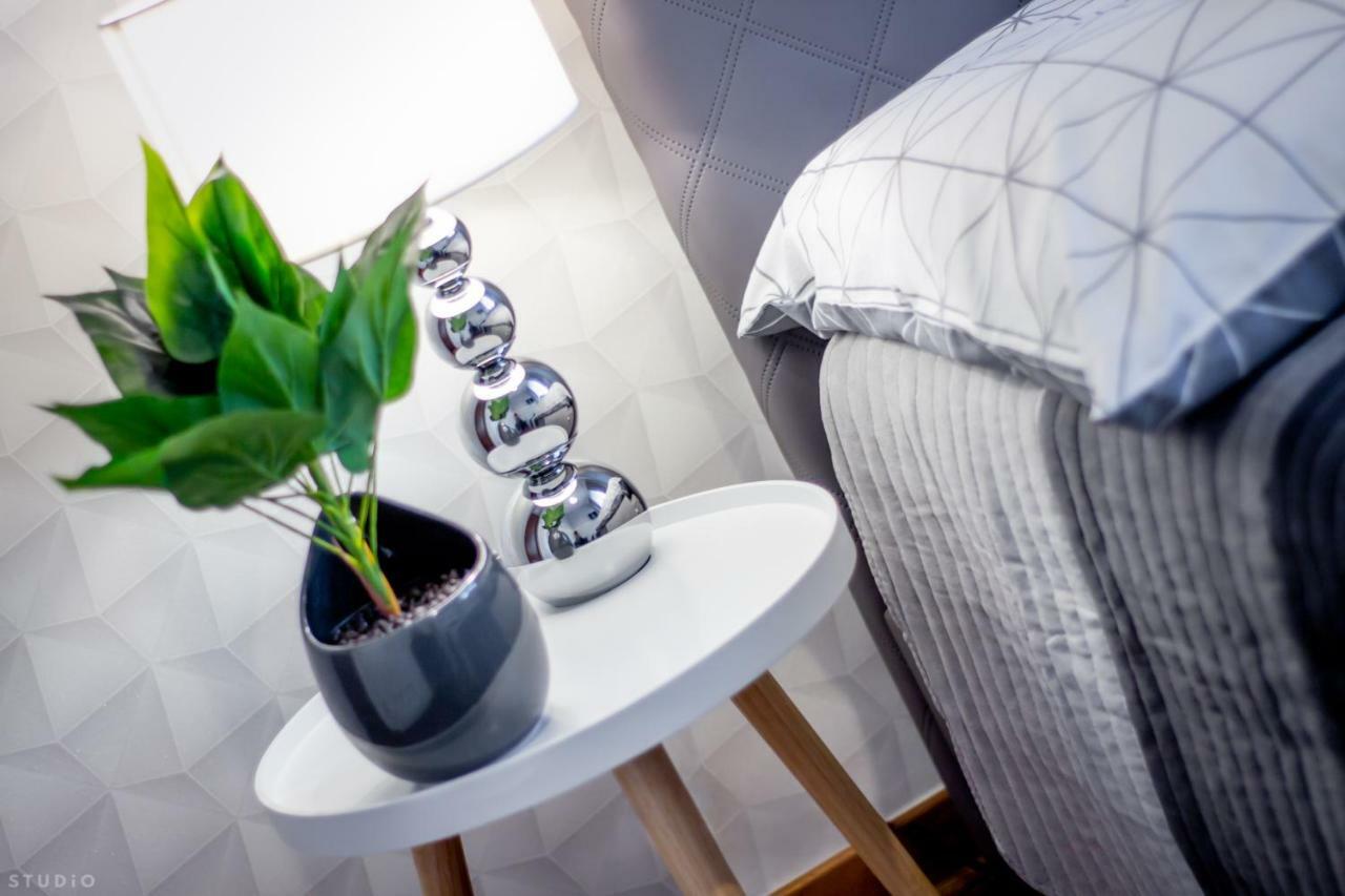 *Clicktheflat* Wilcza 33 Street Apart Rooms In The City Center 바르샤바 외부 사진